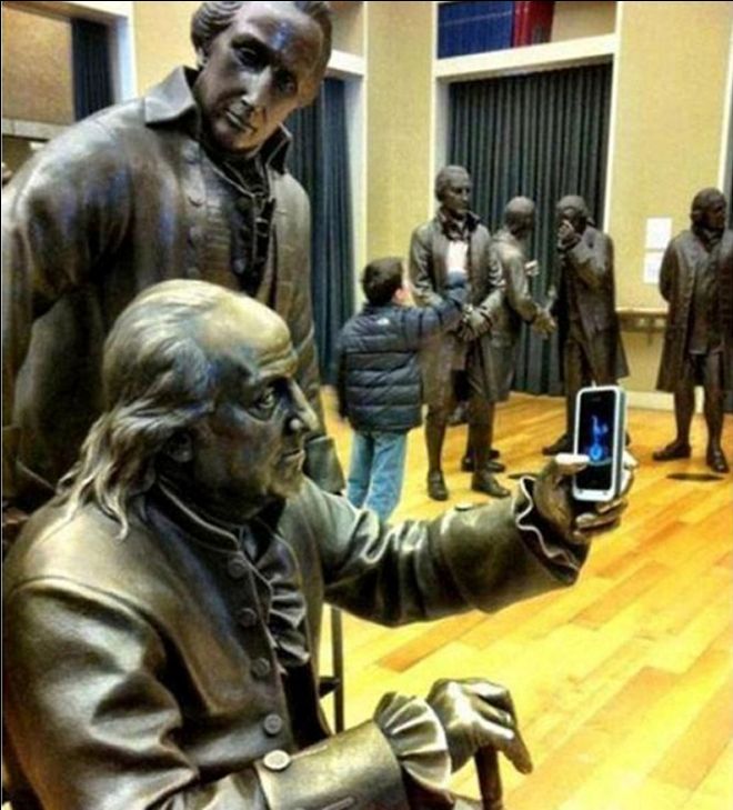 Мужики со смартфоном