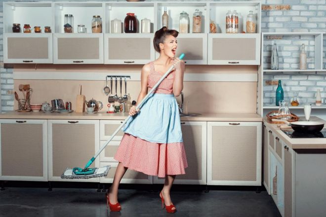 Навести порядок в кухонных шкафах
