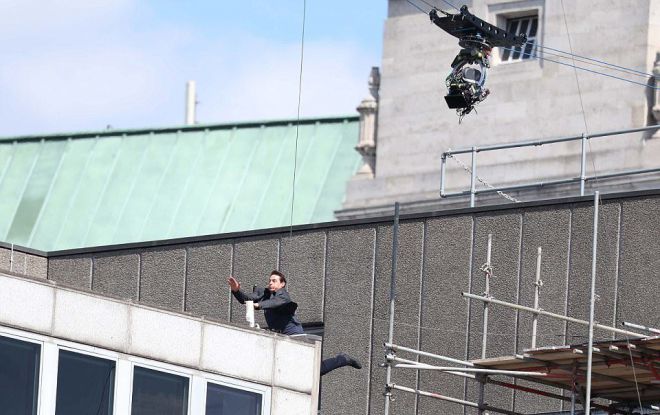 Том Круз не допрыгнул до крыши здания