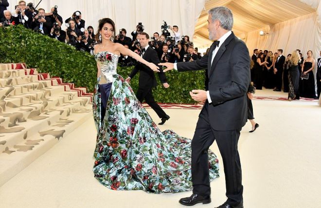 Амаль и Джордж Клуни на мероприятии Met Gala 2018