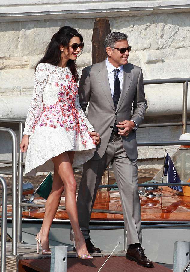 Амаль и Джордж Клуни после свадьбы в сентябре 2014 года