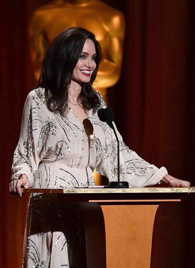 Анджелина Джоли на премии Governors Awards