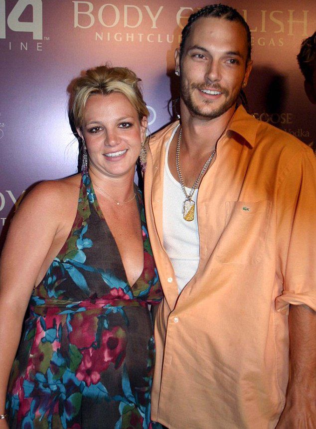 Бритни Спирс и Кевин Федерлайн (на фото в 2005 году)