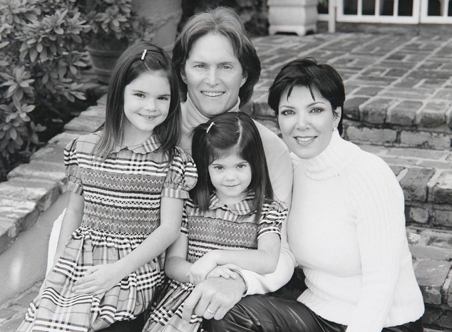 Брюс и Крис Дженнер с дочерьми