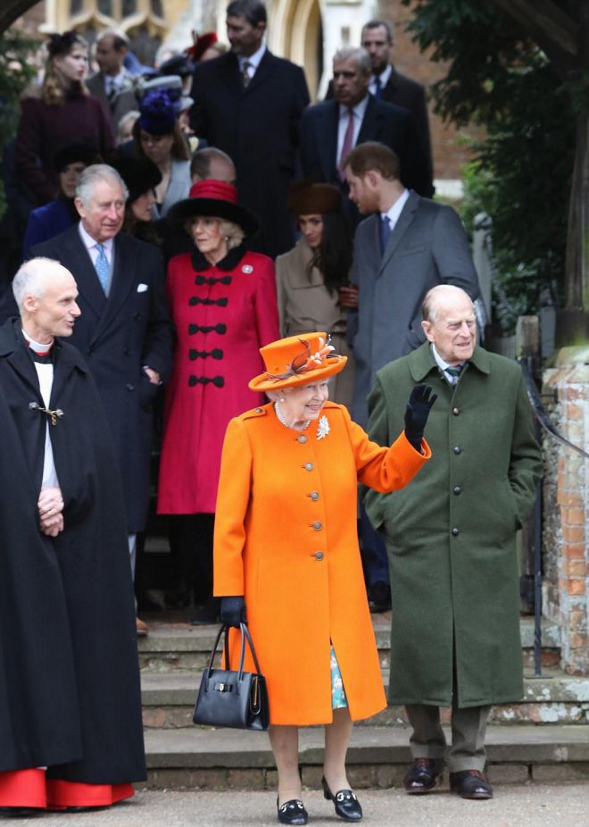 Члены британской королевской семьи пришли в церковь Святой Марии Магдалены