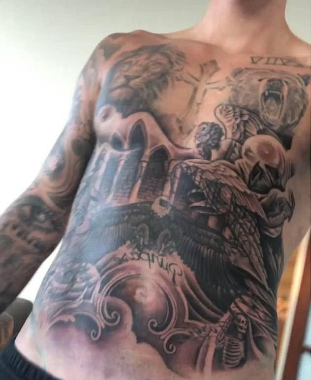 Джастин Бибер и его огромная татуировка
