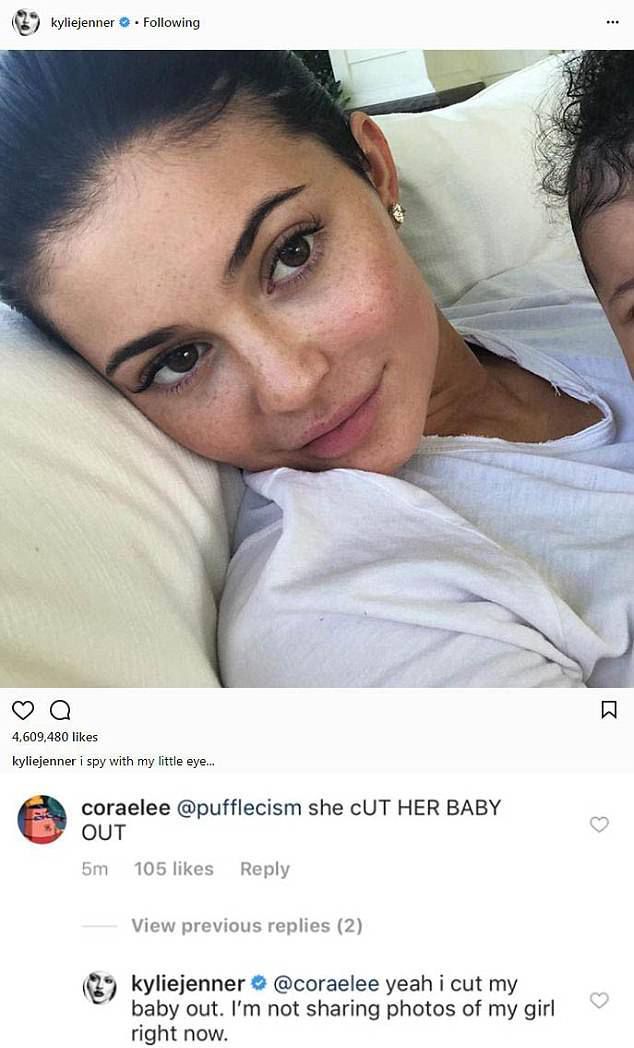 Кайли Дженнер подтвердила, что удалила все фото дочери в Instagram