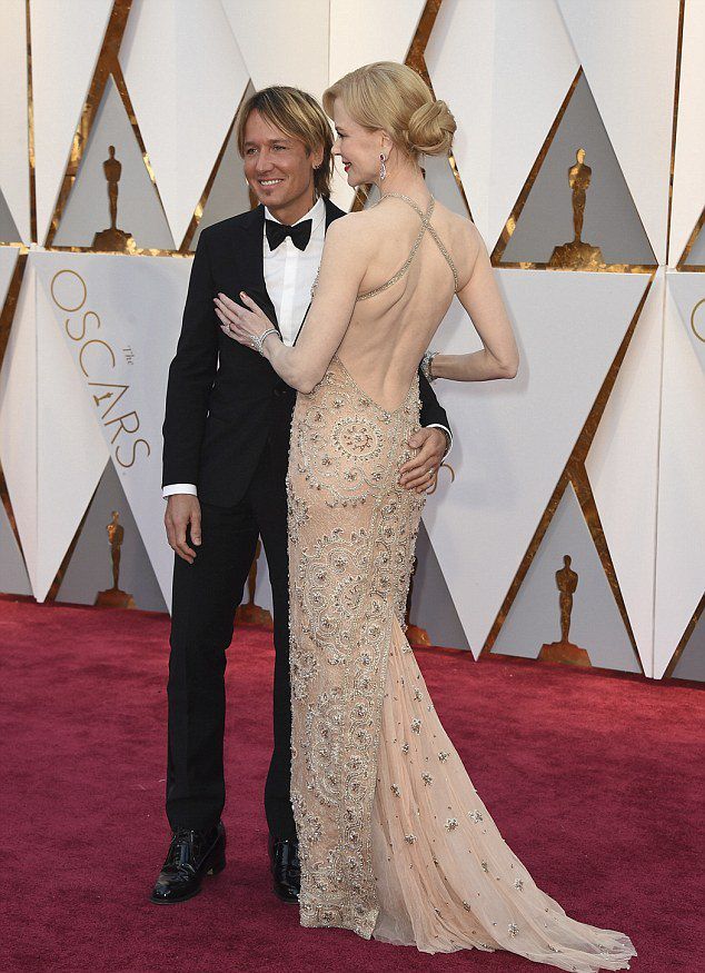 Николь Кидман и ее муж на красной дорожке «Оскара»