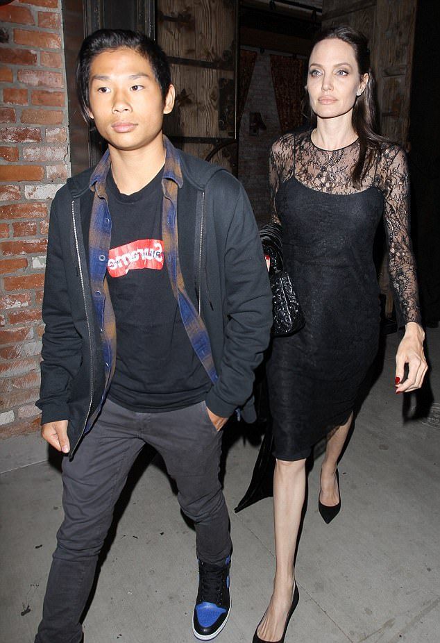 Пакс и Джоли в  Лос-Анджелесе