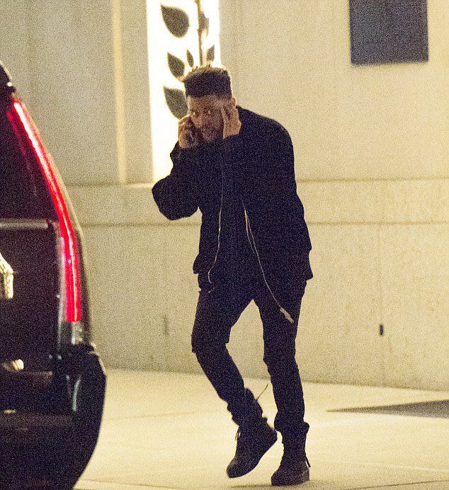 The Weeknd  пороге дома своей бывшей девушки Беллы Хадид