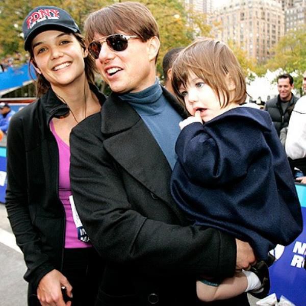 Том Круз с дочерью Сури и своей последней супругой Кэти Холмс