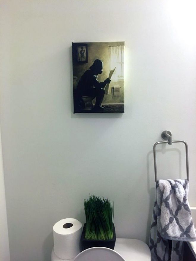 Картина в туалете