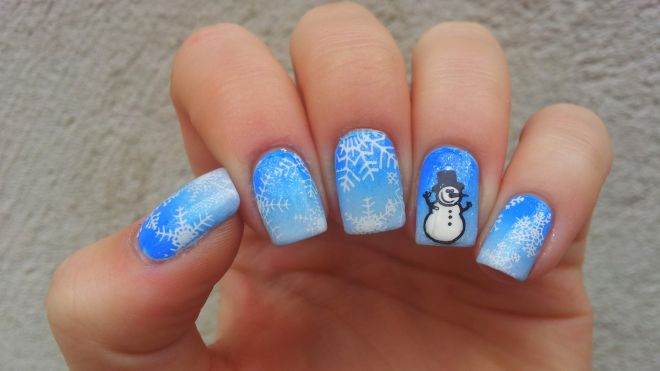 Снеговики и снежинки на ногтях
