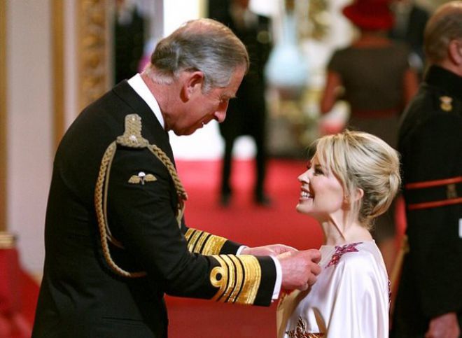 Кайли Миноуг получила награду от принца Уэльского в 2008 году