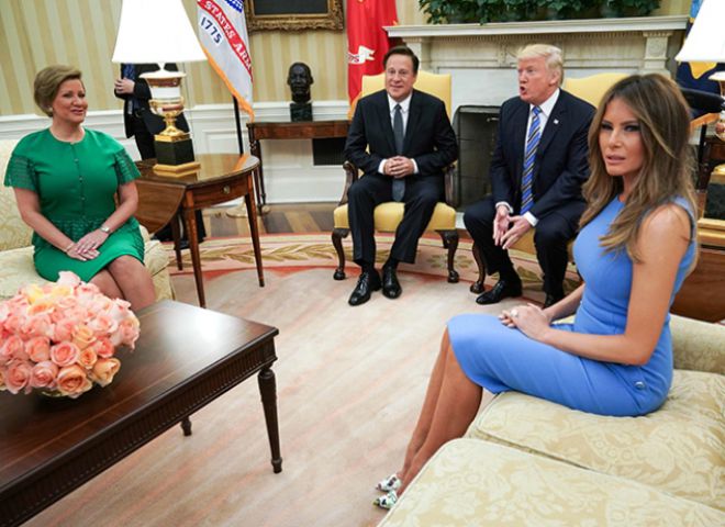 Президенты США и Панамы с женами