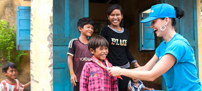 Кэти Перри побывала во Вьетнаме с благотворительной миссией
