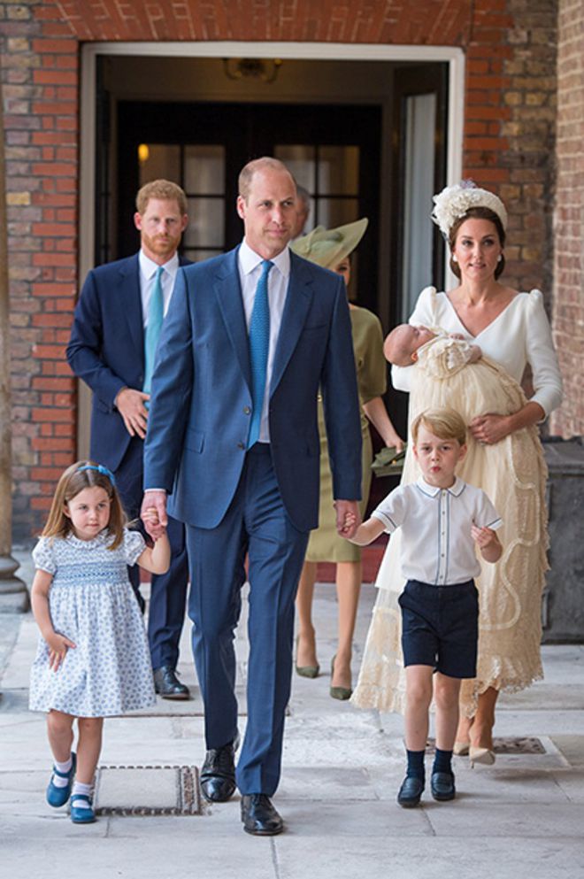 Принцесса Шарлотта, принц Уильям, принц Джордж, Кейт Миддлтон и принц Луи