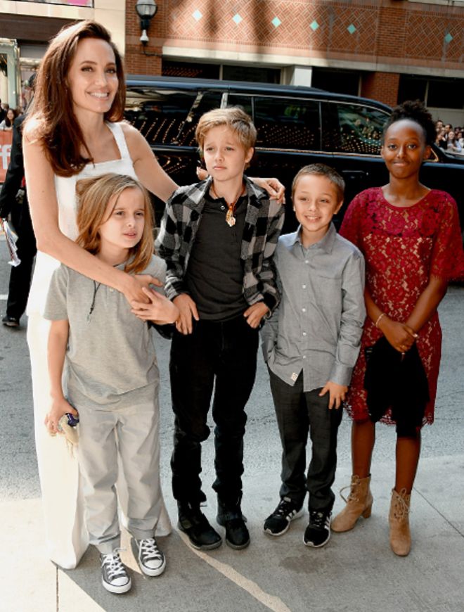 Анджелина Джоли с детьми в Торонто