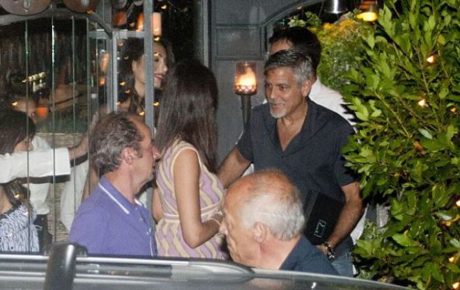 Все были рады видеть Клуни