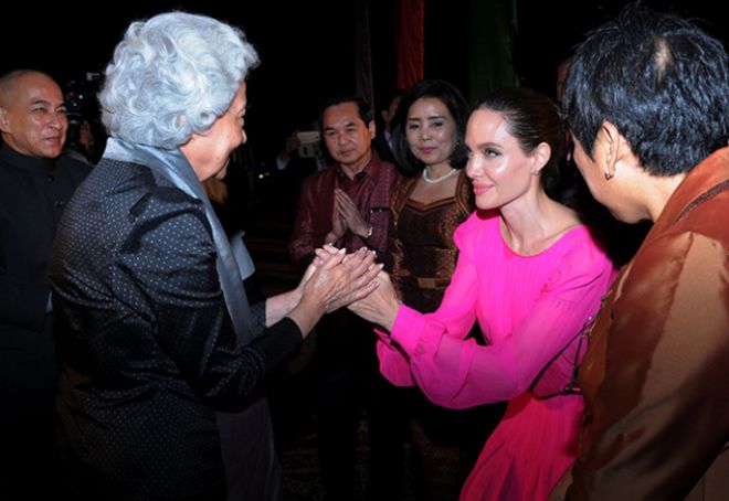 Лунг Анг и Анджелина Джоли на премьере фильма