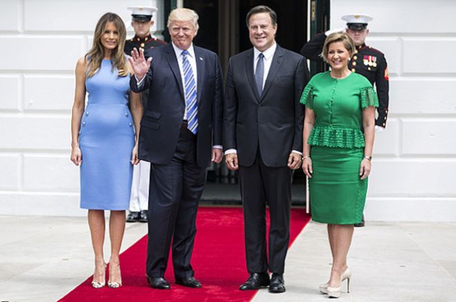 Мелания и Дональд Трамп с президентом Панамы и его супругой