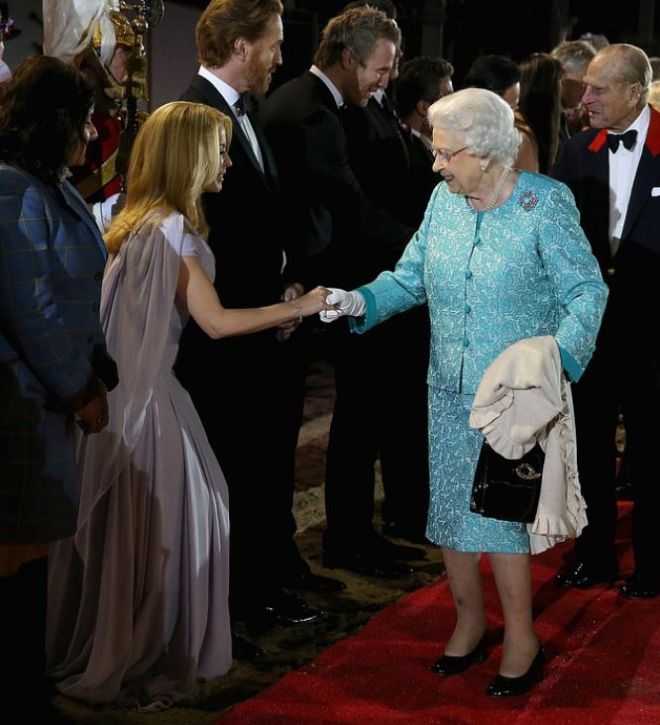 Кайли Миноуг и королева Елизавета, 2016 год