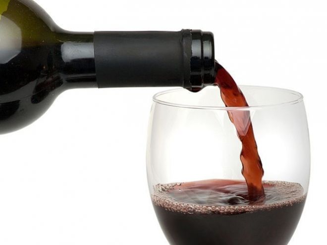 Из фольги можно сделать пробку, если бутылку вина открыли, но не смогли допить