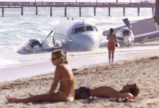 Подумаешь, самолет приземлился на пляже