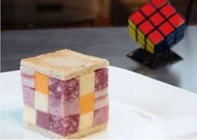 17. А как вам бутерброд «Кубик Рубика»