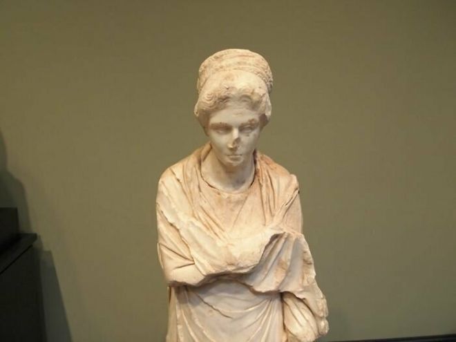 5. Древние греки не делали статуи белыми