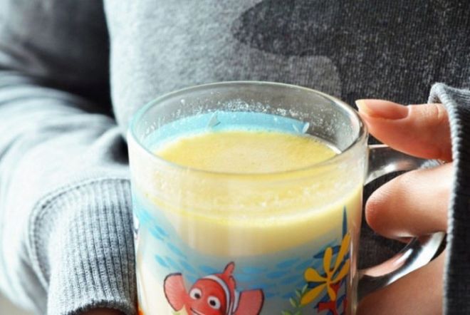 9 Сливочное масло и горячее молоко при боле в горле