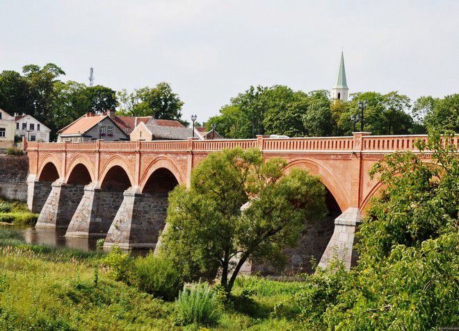 Кирпичный мост через Венту