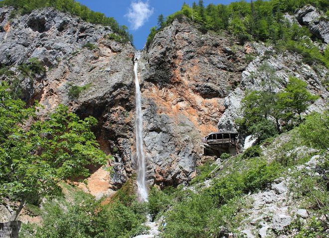 Водопад Ринка