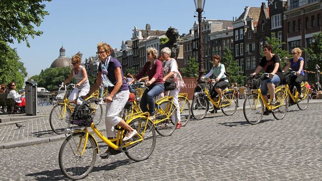 Велосипед - самый популярный вид транспорта в Амстердаме