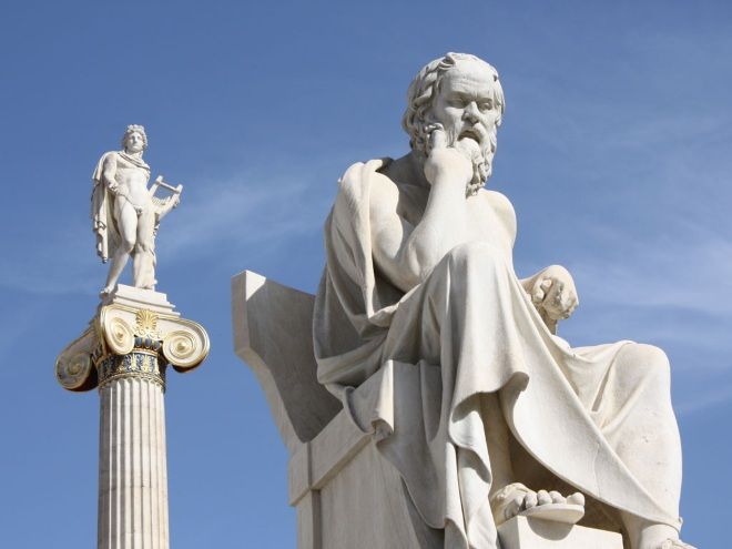 Памятник Сократу