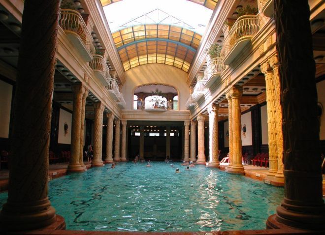 Термальные бани Сечени в Будапеште
