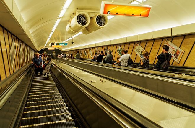 Эскалатор в метро Будапешта, Венгрия