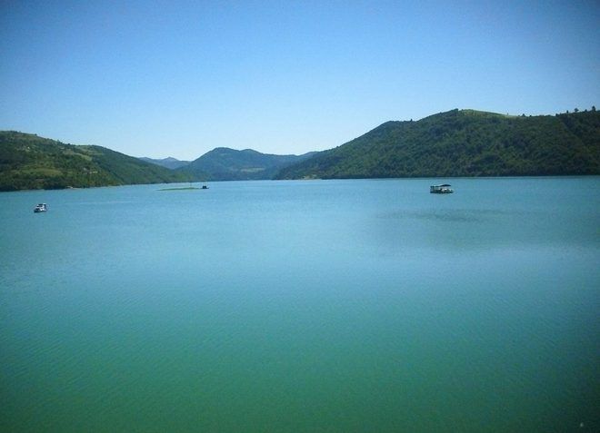 Златарское озеро в Сербии