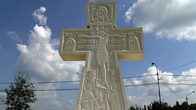Поклонный крест в Тополе