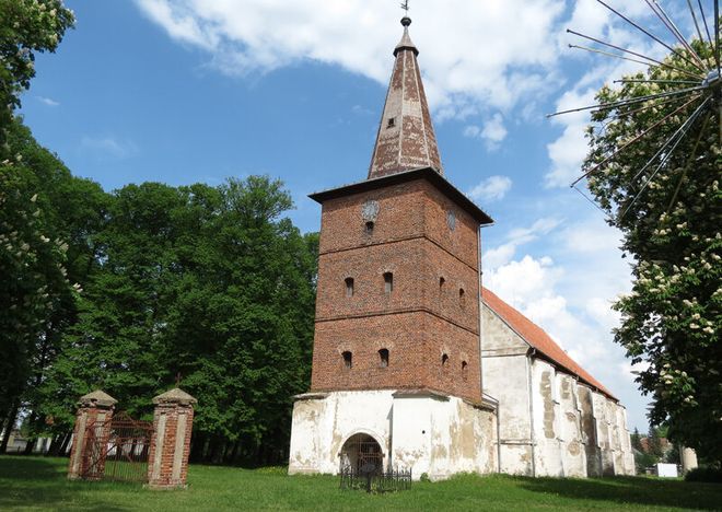 Евангелическо-лютеранская церковь (1809 г.), Русне