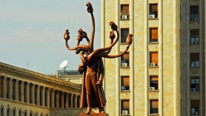 Бывший памятник Ленину в центре Бухареста