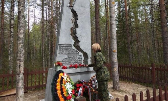 Памятник бойцам Архангельского батальона