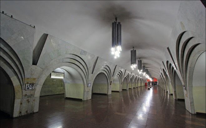 Станция Площадь республики