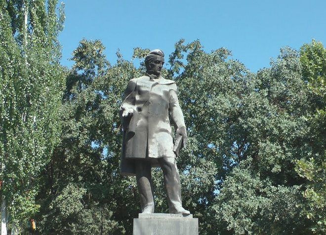 Памятник Грибоедову в Армении