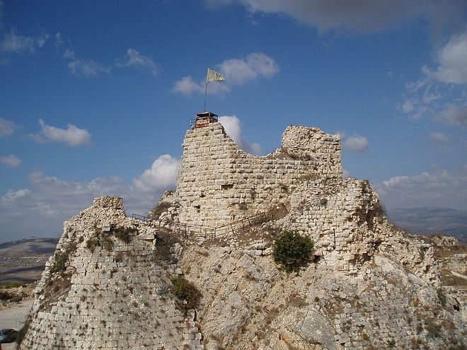 Замок Бофор