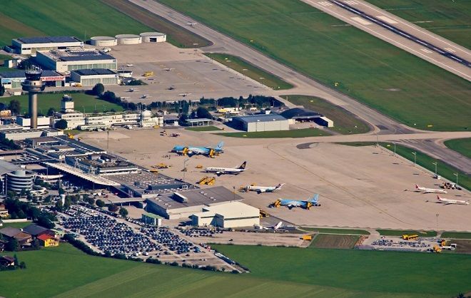 Самолеты разных авиакомпаний в аэропорту Зальцбурга