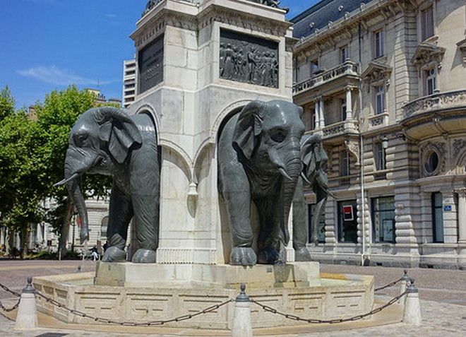 Fontaine des Elephants