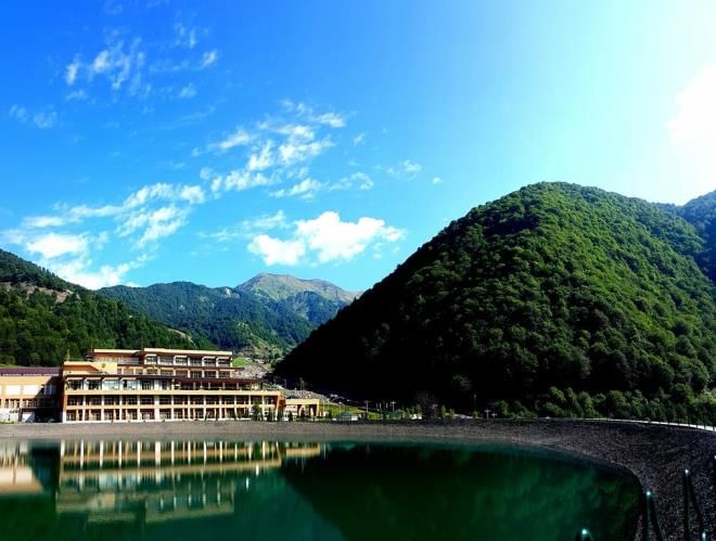 Qafqaz Tufandag Mountain Resort Hotel в Габале
