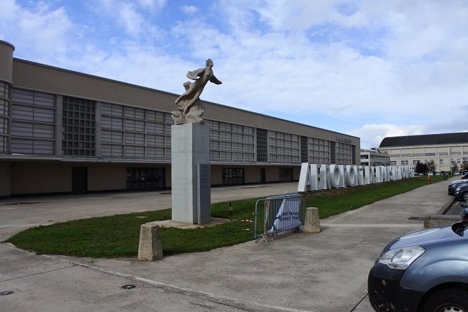 Статуя аэропорта Ле-Бурже