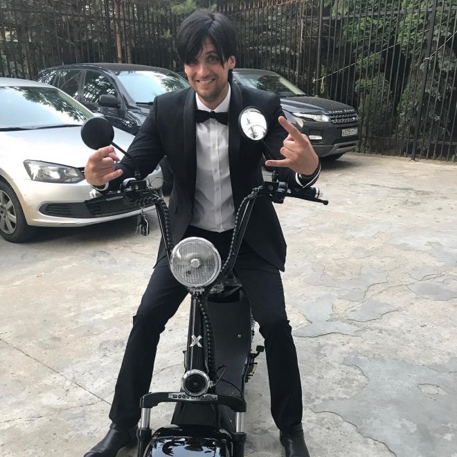 Дмитрий Колдун с мотоциклом
